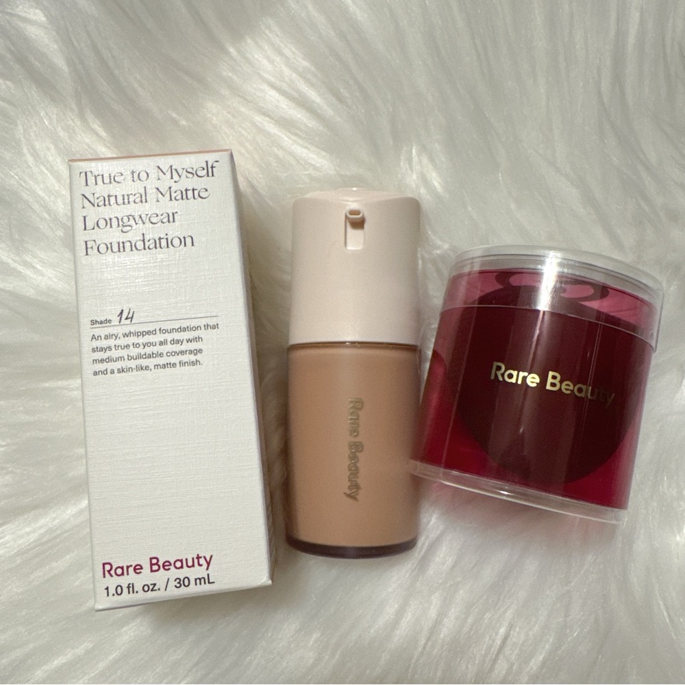 Rare Beauty True to Myself Natural Matte Longwear Foundation Shade 14 +Sponge